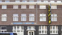 Nama hotel ini Hans Brinker Budget Hostel. Hotel ini berada di Amsterdam, Belanda. (Booking.com/Hans Brinker Budget Hostel)