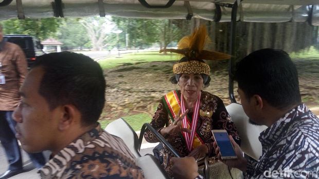 Raja Tanah Rata Sekar Kokoda, Rustuty Rumangesan