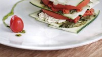 Raw vegan lasagna! Ini dia sajian sehat dari Andien yang bentuknya berlapis-lapis mirip lasagna. Foto: Instagram Andien Aisyah