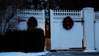 Kebakaran terjadi di kediaman Bill dan Hillary Clinton di Chappaqua, New York pada Rabu (3/1/2018) siang. Pemadam kebakaran langsung bergerak ke lokasi dan berhasil memadamkannya.