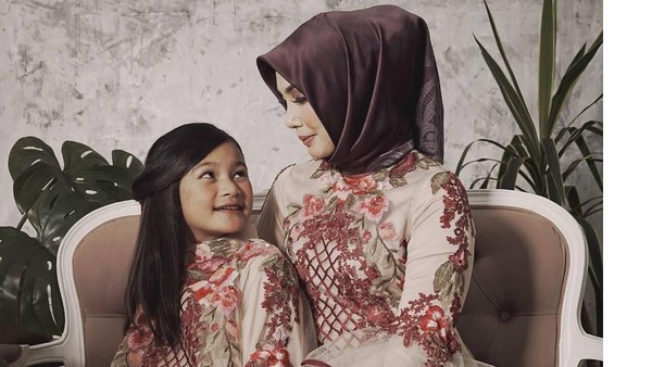 Artis yang Berhijab di 2018 hingga Siapakah Dolores di Luar The Cranberries?