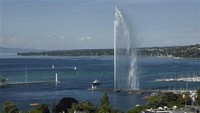 Jet dEau, air mancur yang  terdapat di danau Jenewa, Swiss.