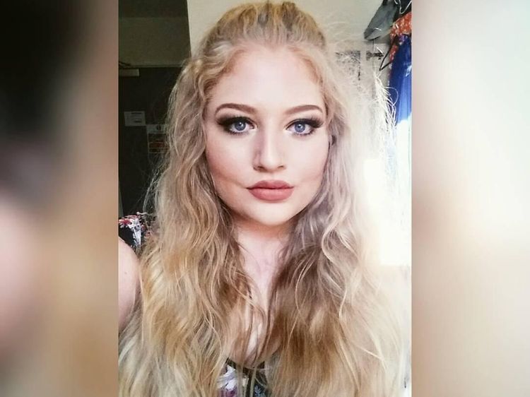 Foto Pengidap Body Dysmorphic Disorder yang Selalu Merasa Jelek