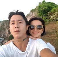 Berwajah rupawan dan memiliki tato, suami Wanda Hamidah, Daniel Patrick Hadi Schuldt terlihat hot.  Foto: Instagram