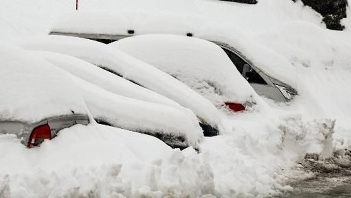 Cuaca Ekstrem Terus Hantam Eropa, Ratusan Penerbangan Dibatalkan