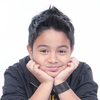 Artis tampan bernama Muhammad Arfiza Shahab ini lebih dikenal masyarakat luas dengan nama Umay Shahab. Foto: instagram