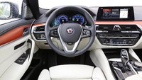 Mobil mulai dijual di Inggris dari harga 91.000 poundsterling, juga tersedia tipe Saloon 89.000 poundsterling (Rp 1,6 miliar), dengan harga yang memang layak untuk mobil yang bisa ngebut hingga kecepatan di atas 300 km per jam. Dok. Alpina.