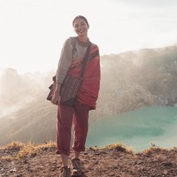 Dalam akun Instagram-nya, Putri Marino sering mengunggah foto traveling. Wanita yang dikabarkan tengah dekat dengan Chicco Jerikho itu pun terlihat stylish ketika bepergian ke berbagai daerah. Foto: Instagram Putri Marino