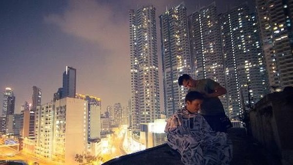 Ia juga dikenal dengan Nomad Barber. Artinya adalah manusia yang suka berpindah-pindah dan tukang cukur. Sebut saja Cappadocia di Turki, Irlandia, Dubai pernah ia sambangi (Nomad Barber) Ia juga dikenal dengan Nomad Barber. Artinya adalah manusia yang suka berpindah-pindah dan tukang cukur. Sebut saja Cappadocia di Turki, Irlandia, Dubai pernah ia sambangi (Nomad Barber)