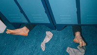 Hotel ini memiliki kamar yang kotor, tidak ada air panas, tidak ada televisi, bar bawah tanah dengan cahaya yang sangat terbatas dan minim udara segar  (Hans Brinker Budget Hostel /Facebook)