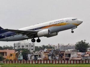 Jet Airways Bangkrut, Bagaimana Nasib 16.000 Karyawan?