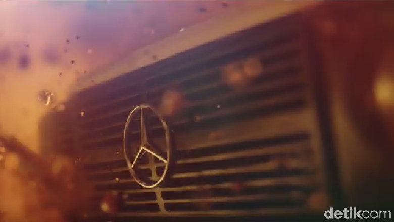 Ilustrasi lambang Mercedes-Benz Foto: YouTube Ilustrasi lambang Mercedes-Benz Foto: YouTube