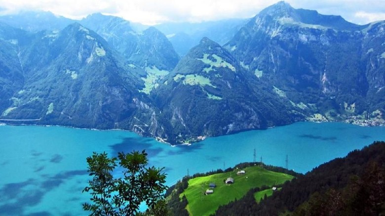 Danau di Swiss