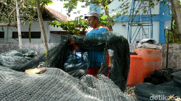 Nelayan Cantrang Tak Melaut, Pelabuhan Tasikagung Rembang Lumpuh Total