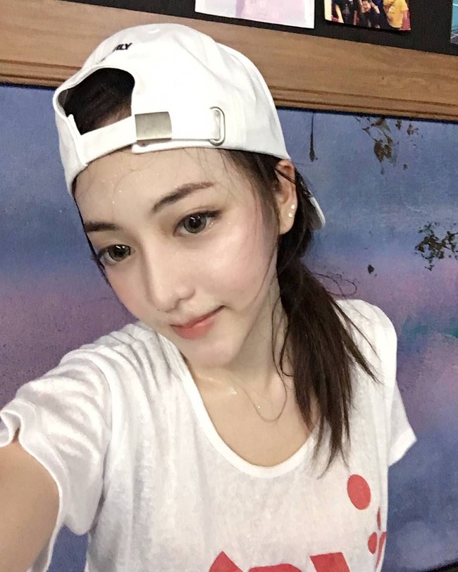 Ini Sosok Model Cantik yang Viral karena Kencan dengan Bocah 10 Tahun