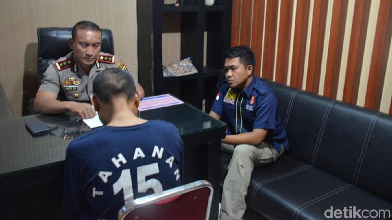 Babeh yang Sodomi 25 Anak di Tangerang Bekerja sebagai Guru Honorer Babeh yang Sodomi 25 Anak di Tangerang Bekerja sebagai Guru Honorer
