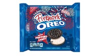 Firework Oreo dinobatkan sebagai salah satu rasa Oreo paling enak. Adanya permen Pop Rocks di dalam krim, membuat tekstur Oreo ini berbeda saat di makan. Walau ledakan permennya tidak sehebat yang dibayangkan. Foto: Istimewa