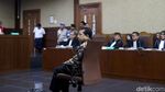 Eksepsi Ditolak, Novanto Salami Jaksa KPK Sambil Tertawa