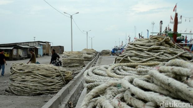 Nelayan Cantrang Tak Melaut, Pelabuhan Tasikagung Rembang Lumpuh Total