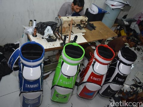 Tas golf buatan warga Tanggulangin Sidoarjo/