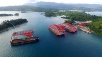 Bentang Tengah (Center Span) ke-2 Jembatan Holtekamp tiba di Jayapura pada Selasa, 2 Januari 2018 pukul 14.00 WIT. Pool/PUPR.