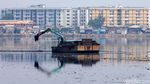 Waduk Pluit Dikeruk
