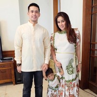 Suami Olla Ramlan, Aufar Hutapea juga memiliki wajah yang rupawan. Bersama Olla Ramlan, keduanya tampak serasi.  Foto: Instagram