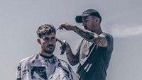 Hingga kini, total sudah 30 negara dia kunjungi dari negara-negara di Eropa, Asia Tengah sampai Timur Tengah. Ia pun punya webseries tentang kehidupan tukang cukur dan kisahnya bernama ‘Nomad Barber’ (Instagram/Nomad Barber)