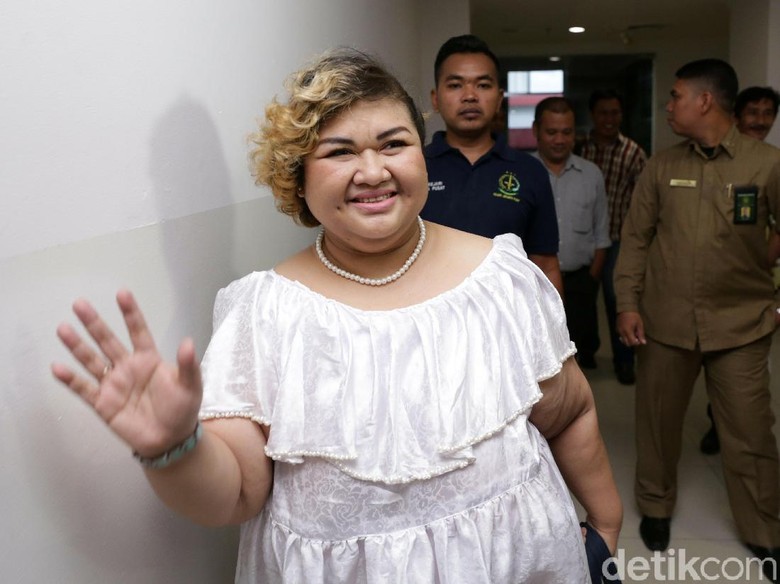 Pretty Asmara Harapkan Saksi Meddy untuk Ringankan Hukuman Pretty Asmara Harapkan Saksi Meddy untuk Ringankan Hukuman