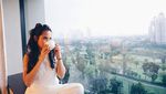 Lihat Gaya Cantik Pevita Pearce Saat Menyantap Makanan Favoritnya