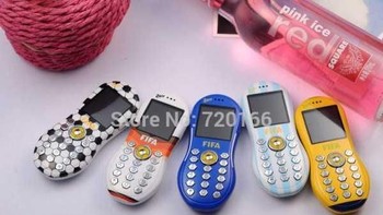 Ponsel FIFA bertema sepakbola. Foto: Boredbug