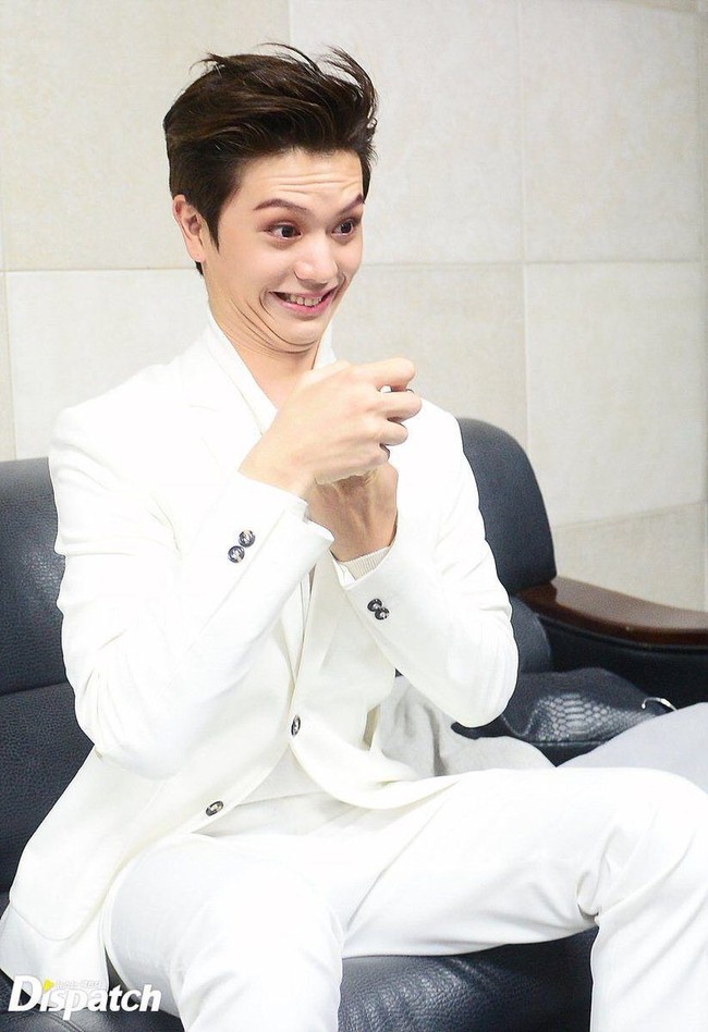 Meski terlihat aneh, ekspresi wajah Sungjae BTOB ini juga terlihat konyol. Foto: Istimewa