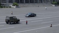 Korea Utara punya jalan yang luas ya. Foto: Eric Lafforgue