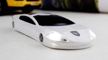 Tampak seperti mainan, namun ini sebuah ponsel lho. (Foto: Boredbug)