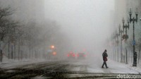Diperkirakan badai masih akan terus berlangsung hingga Jumat ini. Brian Snyder/Reuters.