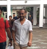 Raditya alias Tya, teman laki-laki Jennifer Dunn saat nyabu.