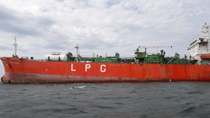 Kapal LPG yang barangnya diambil di Teluk Jakarta