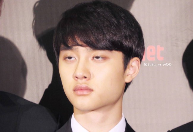 D.O EXO tak sengaja tertangkap kamera dengan kondisi wajahnya yang terlihat konyol. Foto: Istimewa