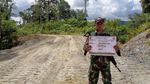 Penampakan Zeni TNI AD yang Tembus Hutan Bangun Trans Papua
