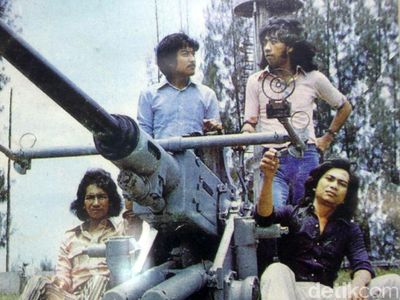 Kenang-kenangan Foto Koes Plus Milik Yon Koeswoyo