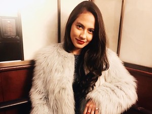 Party Bareng, Axel Matthew Dirangkul Mesra Pevita Pearce