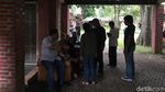 Begini Suasana di Rumah Duka Yon Koeswoyo