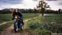 Bengkel modifikasi asal Inggris, Old Empire Motorcycles (OEM) membawa motor Ducati itu ke tingkat yang lebih atas lagi. Foto: Old Empire Motorcycles