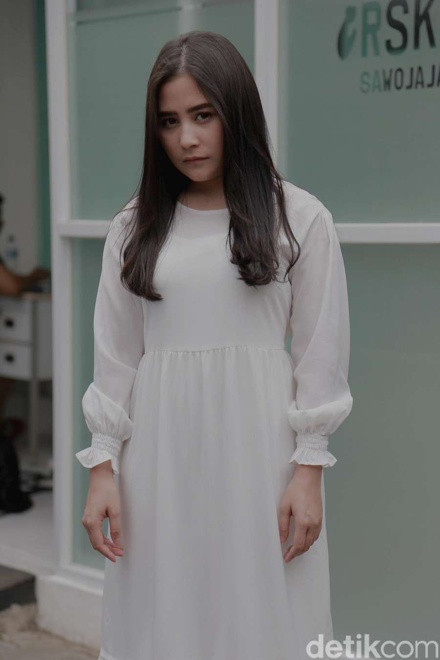 Prilly Latuconsina Seram atau Tetap Manis?