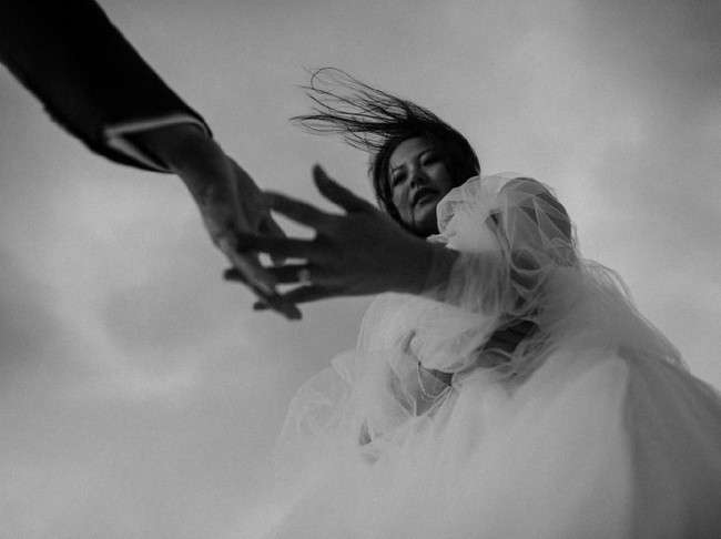 Karya Kyle Wilson of Hinterland Stills. (Dok. Junebug Weddings)