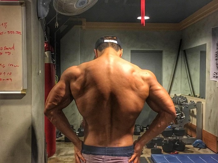 Dadaning qizlaridan Dasha bilan jinsiy aloqa