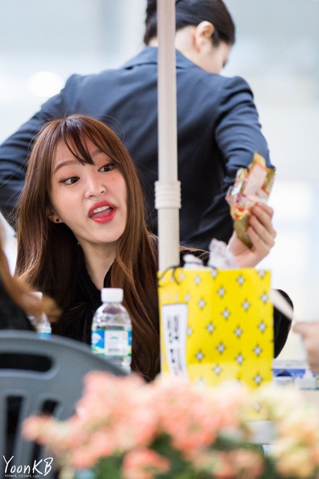 Idol wanita Hani dari grup EXID juga tampak terlihat lucu dengan ekspresi di foto ini. Foto: Istimewa