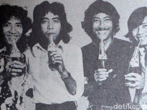 10 Lagu Koes Plus Terpopuler yang Paling Enak Didengar