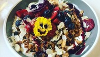 Anda pasti rela beli makanan yang intagramable. Sentuhan kelopak bunga sebagai hiasan pada makanan dikabarkan akan menjadi tren baru. Siapa yang tak tergoda dengan makanan yang berbentuk artistik. Foto: Istimewa