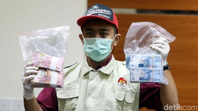 Ini Barang Bukti Uang Suap Bupati HST Abdul Latif